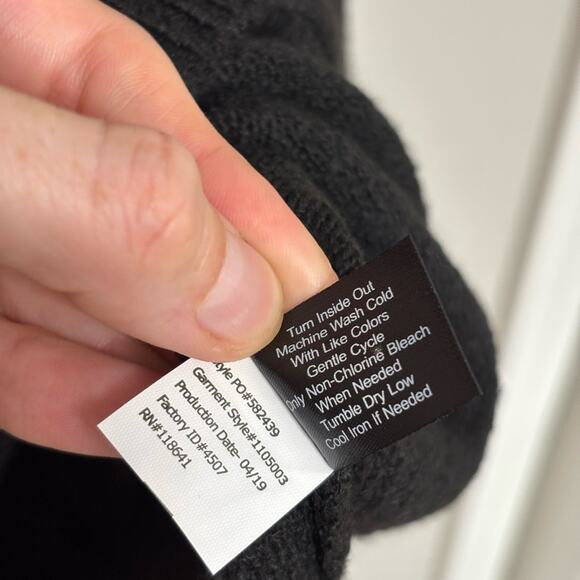 NWT Lane Bryant Soft Knit V-Neck Sweater in Black - Size 18/20 - Picture 6 of 6